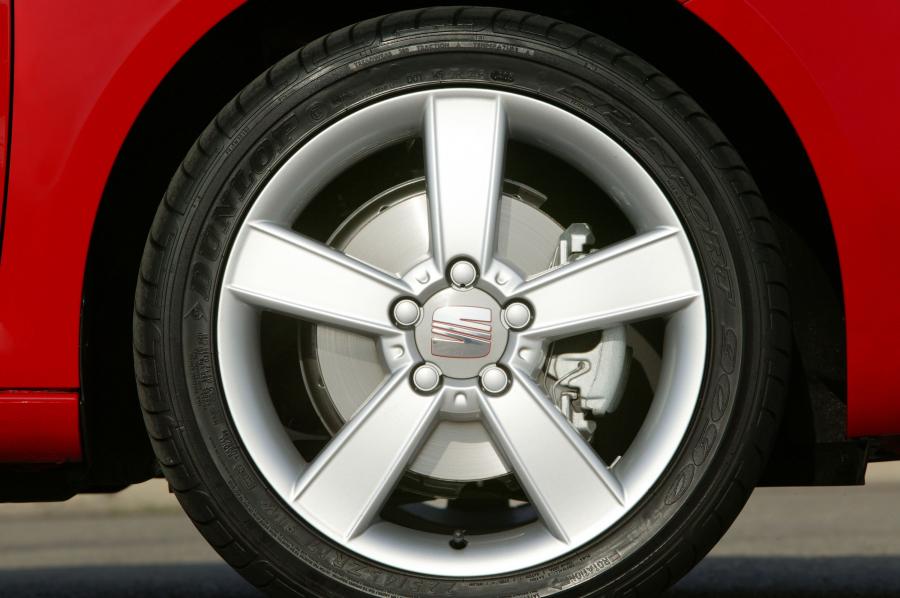  Seat Leon 2005 года  (фото 15 из 126)